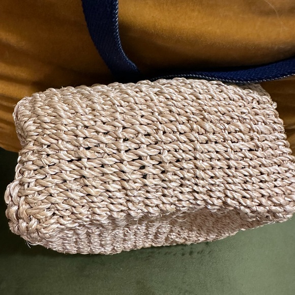 Tommy Hilfiger Tan Raffia Crossbody Bag with Denim Strap - Picture 4 of 8